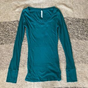 women’s long sleeve tee shirt